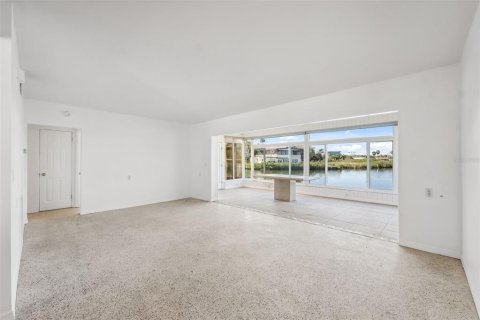 Casa en venta en Hudson, Florida, 3 dormitorios, 140.19 m2 № 1515653 - foto 12