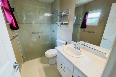 House in Lake Placid, Florida 2 bedrooms, 144 sq.m. № 2084097 - photo 15