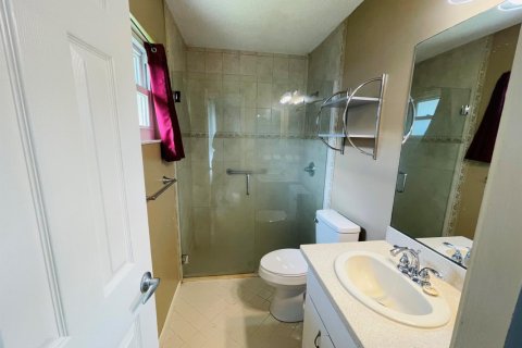 House in Lake Placid, Florida 2 bedrooms, 144 sq.m. № 2084097 - photo 16