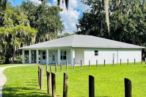House in Lake Placid, Florida 2 bedrooms, 144 sq.m. № 2084097 - photo 28