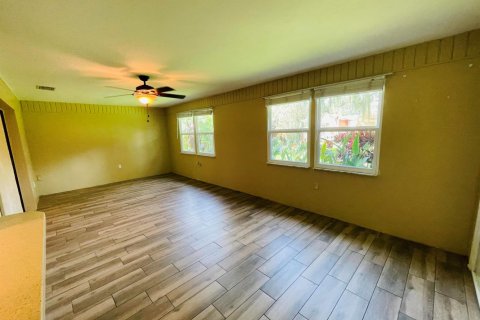 House in Lake Placid, Florida 2 bedrooms, 144 sq.m. № 2084097 - photo 19