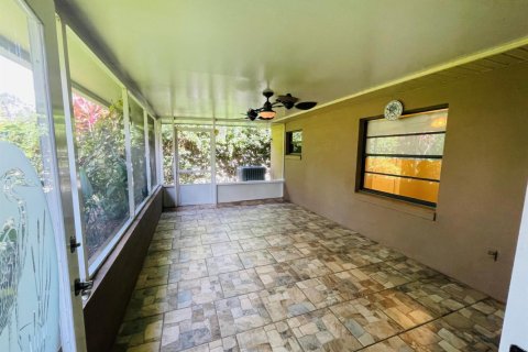 House in Lake Placid, Florida 2 bedrooms, 144 sq.m. № 2084097 - photo 22