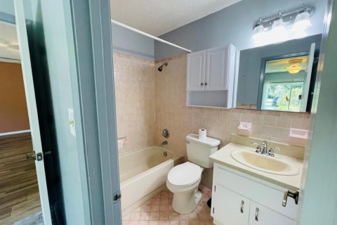 House in Lake Placid, Florida 2 bedrooms, 144 sq.m. № 2084097 - photo 12