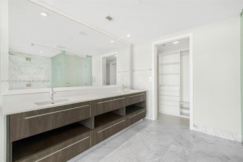 Condo in Miami, Florida, 1 bedroom  № 936277 - photo 12