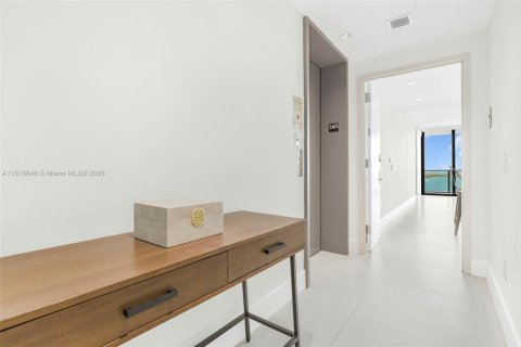 Condo in Miami, Florida, 1 bedroom  № 936277 - photo 2
