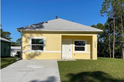 Villa ou maison à louer à Punta Gorda, Floride: 2 chambres, 77.29 m2 № 1765658 - photo 1