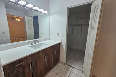 Снять в аренду таунхаус в Майами, Флорида 3 спальни, 149.57м2, № 1998337 - фото 17