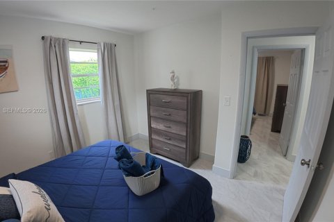 House in Miami Gardens, Florida 3 bedrooms, 129.6 sq.m. № 2374514 - photo 15