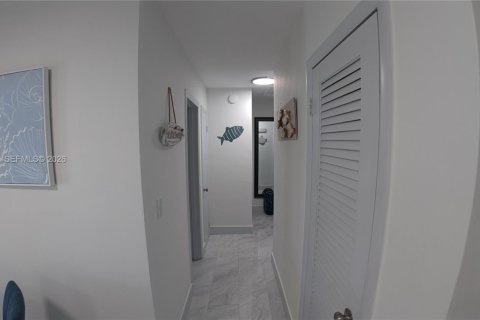 House in Miami Gardens, Florida 3 bedrooms, 129.6 sq.m. № 2374514 - photo 21