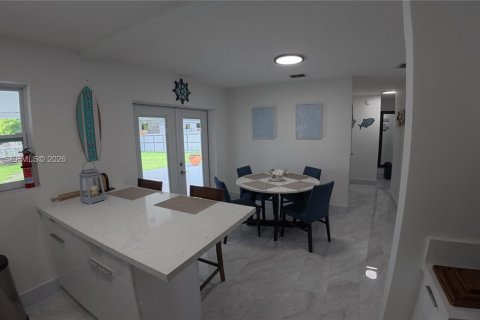 House in Miami Gardens, Florida 3 bedrooms, 129.6 sq.m. № 2374514 - photo 23