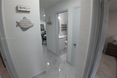 House in Miami Gardens, Florida 3 bedrooms, 129.6 sq.m. № 2374514 - photo 6