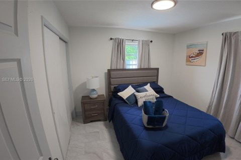 House in Miami Gardens, Florida 3 bedrooms, 129.6 sq.m. № 2374514 - photo 17