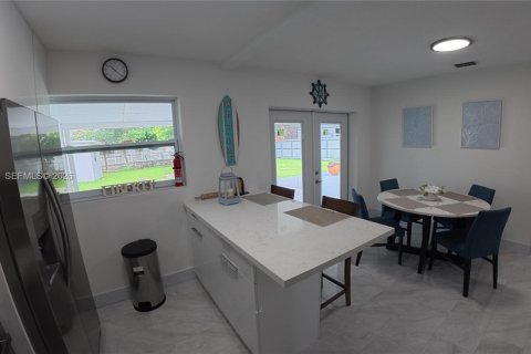 House in Miami Gardens, Florida 3 bedrooms, 129.6 sq.m. № 2374514 - photo 24