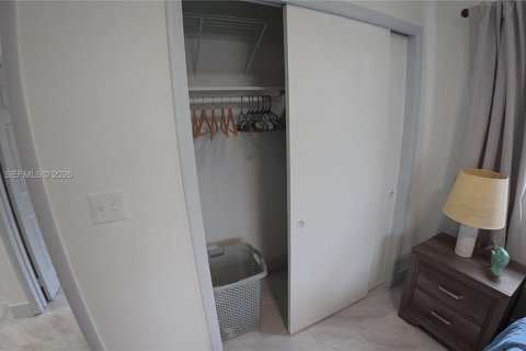 House in Miami Gardens, Florida 3 bedrooms, 129.6 sq.m. № 2374514 - photo 8