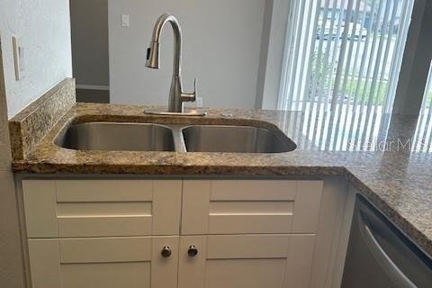 Touwnhouse à vendre à Sarasota, Floride: 3 chambres, 130.81 m2 № 1733756 - photo 5