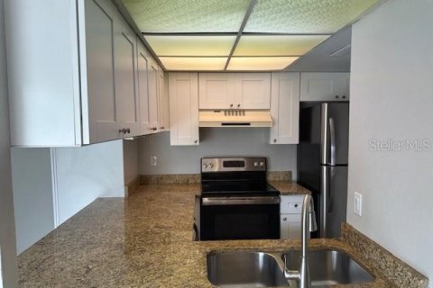 Touwnhouse à vendre à Sarasota, Floride: 3 chambres, 130.81 m2 № 1733756 - photo 4