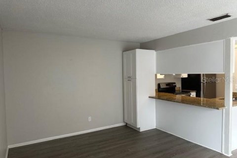Touwnhouse à vendre à Sarasota, Floride: 3 chambres, 130.81 m2 № 1733756 - photo 6
