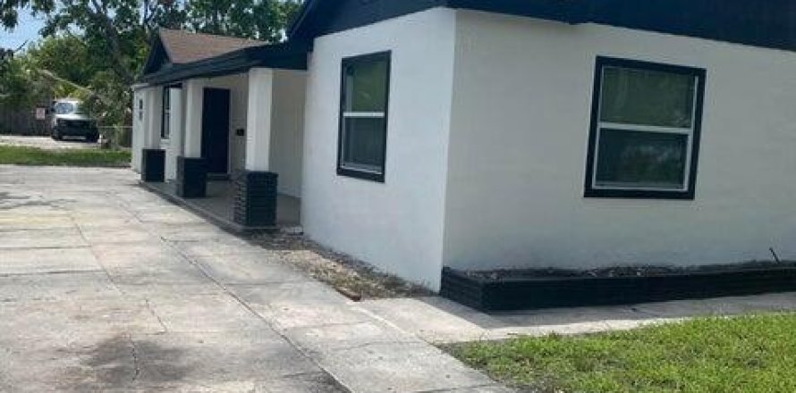 Propiedad comercial en Lake Worth, Florida 1 dormitorio, 58.06 m2 № 1223608