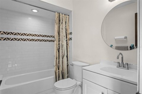 Villa ou maison à vendre à Deltona, Floride: 3 chambres, 125.23 m2 № 1620454 - photo 17