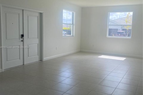 Villa ou maison à louer à Homestead, Floride: 5 chambres, 322.19 m2 № 2041424 - photo 4