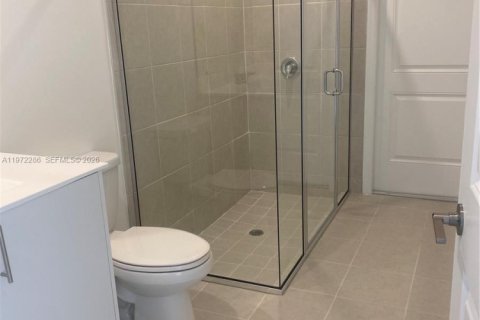 Villa ou maison à louer à Homestead, Floride: 5 chambres, 322.19 m2 № 2041424 - photo 6