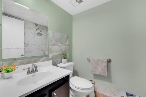 Condominio en venta en Sunrise, Florida, 3 dormitorios, 131.83 m2 № 2248060 - foto 11