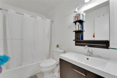 Condominio en venta en Sunrise, Florida, 3 dormitorios, 131.83 m2 № 2248060 - foto 14