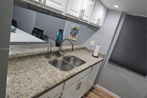 Condominio en venta en Sunrise, Florida, 3 dormitorios, 131.83 m2 № 2248060 - foto 6