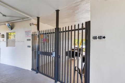 Condo in Lauderdale Lakes, Florida, 2 bedrooms  № 2002260 - photo 26