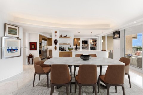 Condominio en venta en Key Biscayne, Florida, 2 dormitorios, 242.01 m2 № 2152800 - foto 7