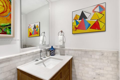 Condominio en venta en Key Biscayne, Florida, 2 dormitorios, 242.01 m2 № 2152800 - foto 24