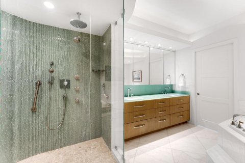 Condominio en venta en Key Biscayne, Florida, 2 dormitorios, 242.01 m2 № 2152800 - foto 17