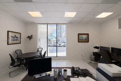 Immobilier commercial à vendre à Miami Beach, Floride № 2080046 - photo 7