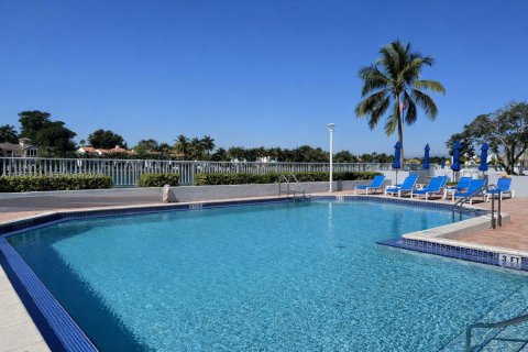 Immobilier commercial à vendre à Miami Beach, Floride № 2080046 - photo 13