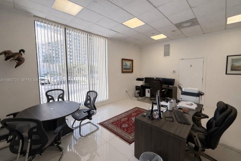 Immobilier commercial à vendre à Miami Beach, Floride № 2080046 - photo 5