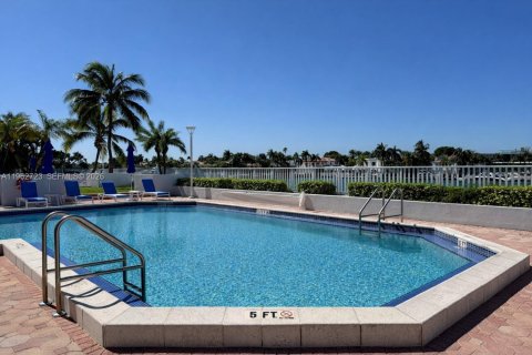 Immobilier commercial à vendre à Miami Beach, Floride № 2080046 - photo 12