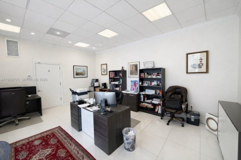 Immobilier commercial à vendre à Miami Beach, Floride № 2080046 - photo 3