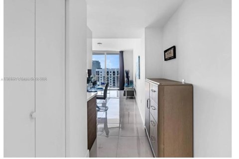 Снять в аренду кондоминиум в Майами, Флорида 1 спальня, 60.2м2, № 1956538 - фото 4