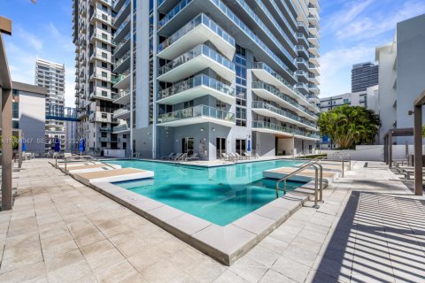 Condominio en alquiler en Miami, Florida, 1 dormitorio, 60.2 m2 № 1956538 - foto 13