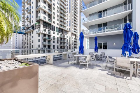 Condominio en alquiler en Miami, Florida, 1 dormitorio, 60.2 m2 № 1956538 - foto 14