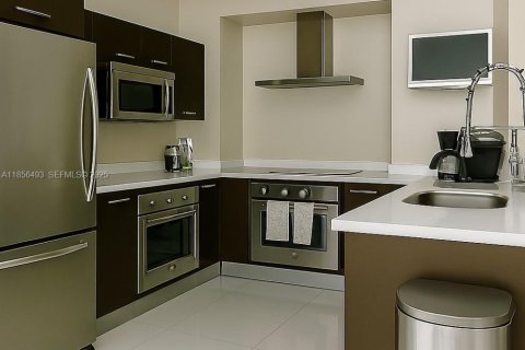 Condominio en venta en Sunny Isles Beach, Florida, 3 dormitorios, 138.61 m2 № 2077020 - foto 9