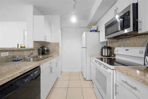 Купить кондоминиум в Пемброк-Пайнс, Флорида 1 спальня, 68.93м2, № 1698859 - фото 9