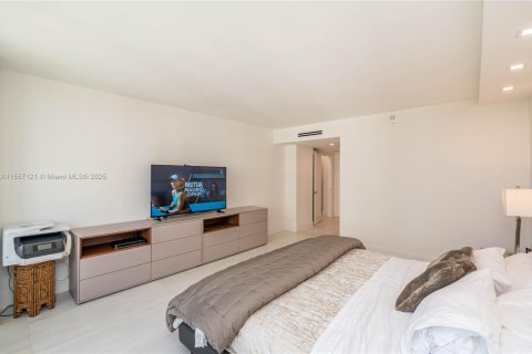 Снять в аренду кондоминиум в Бэл-Харбор, Флорида 2 спальни, 128.95м2, № 1171556 - фото 9