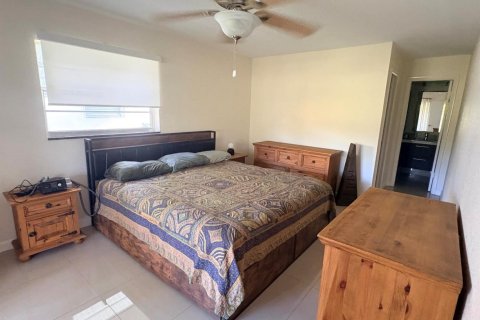 House in Boynton Beach, Florida 2 bedrooms, 146.97 sq.m. № 2392408 - photo 13