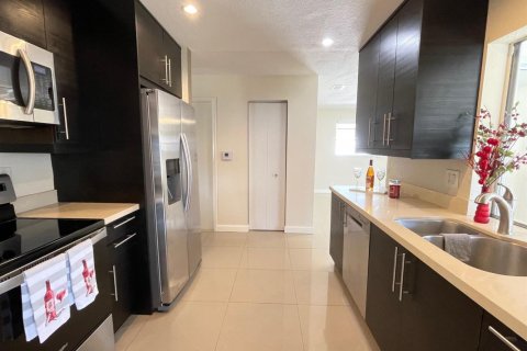House in Boynton Beach, Florida 2 bedrooms, 146.97 sq.m. № 2392408 - photo 11