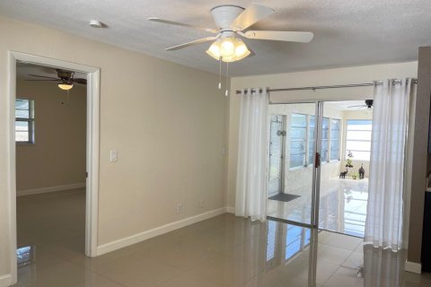 House in Boynton Beach, Florida 2 bedrooms, 146.97 sq.m. № 2392408 - photo 8