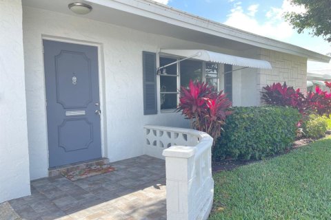 House in Boynton Beach, Florida 2 bedrooms, 146.97 sq.m. № 2392408 - photo 3
