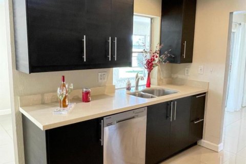 House in Boynton Beach, Florida 2 bedrooms, 146.97 sq.m. № 2392408 - photo 10