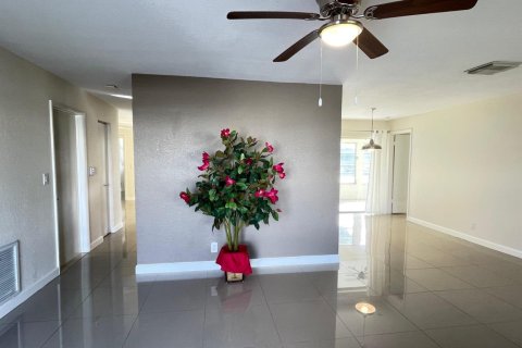 House in Boynton Beach, Florida 2 bedrooms, 146.97 sq.m. № 2392408 - photo 4