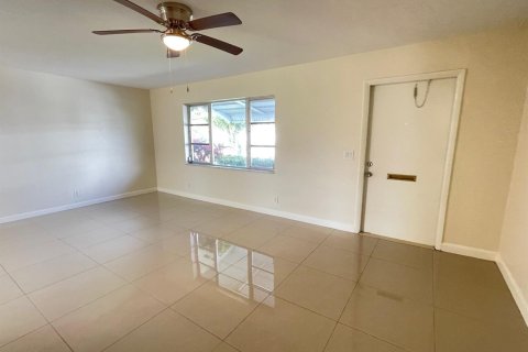 House in Boynton Beach, Florida 2 bedrooms, 146.97 sq.m. № 2392408 - photo 5